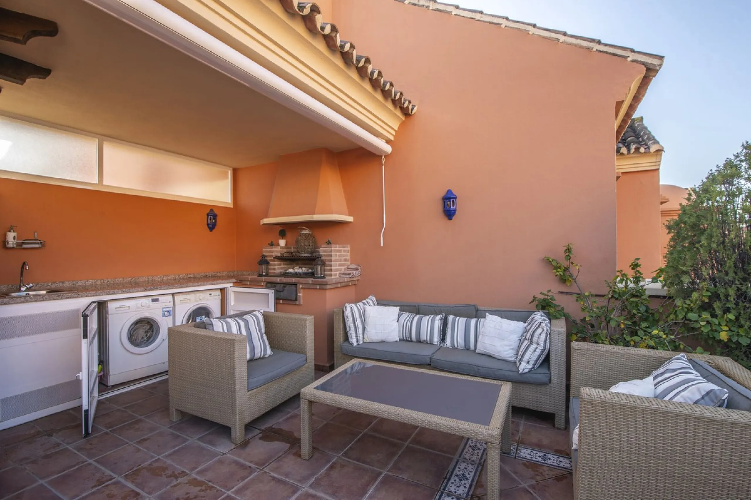 Charming 3-Bedroom, 3-Bathroom Apartment in the Heart of Nueva Andalucía — Location, Comfort & Style!
