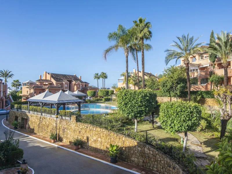 Charming 3-Bedroom, 3-Bathroom Apartment in the Heart of Nueva Andalucía — Location, Comfort & Style!