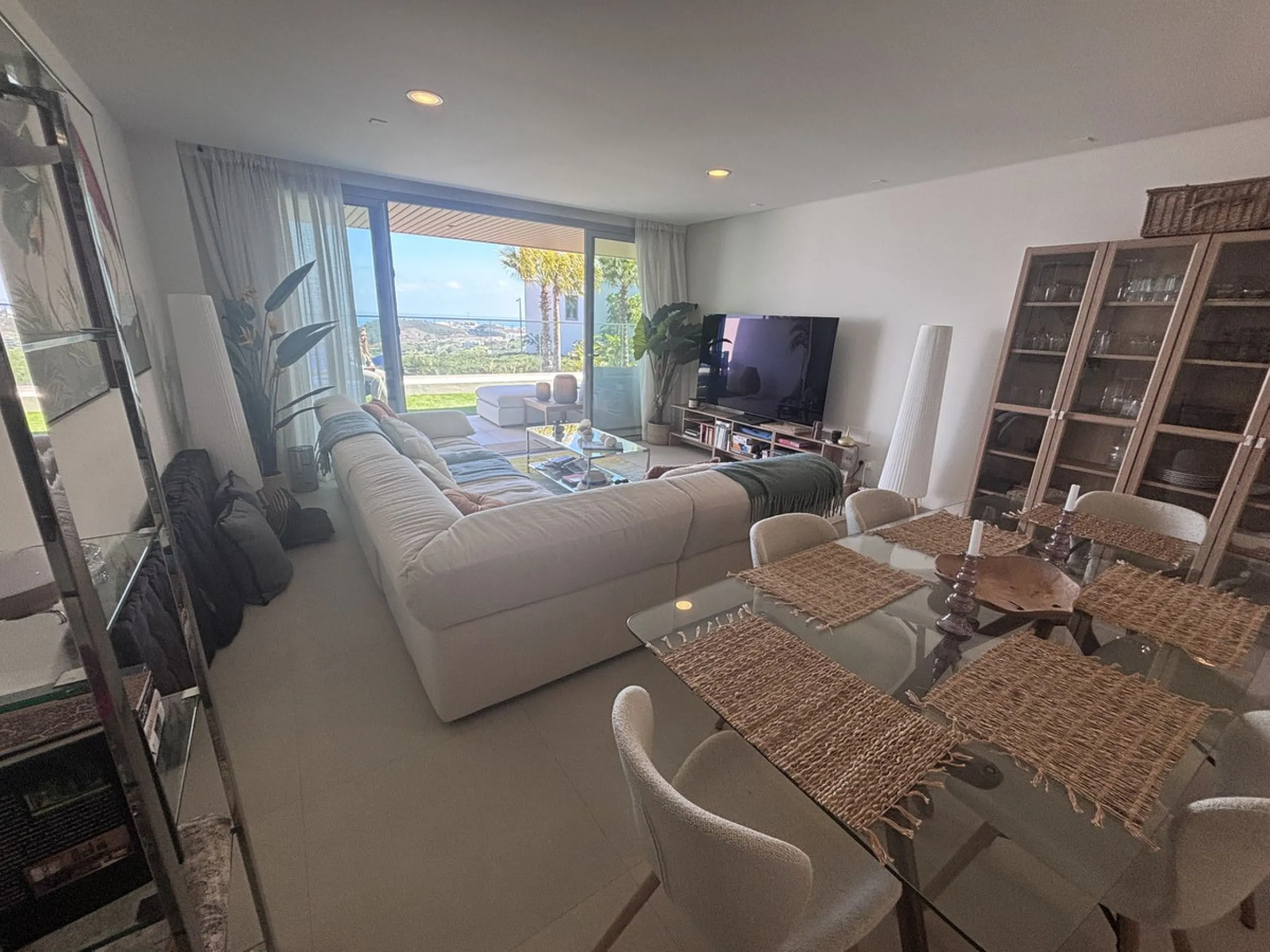 Apartment - Ground Floor Apartment в продаже в Mijas, Málaga. В доме 3 спален и 4 ванных комнат. Площадь дома 181 м²