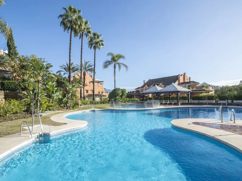 Charming 3-Bedroom, 3-Bathroom Apartment in the Heart of Nueva Andalucía — Location, Comfort & Style!