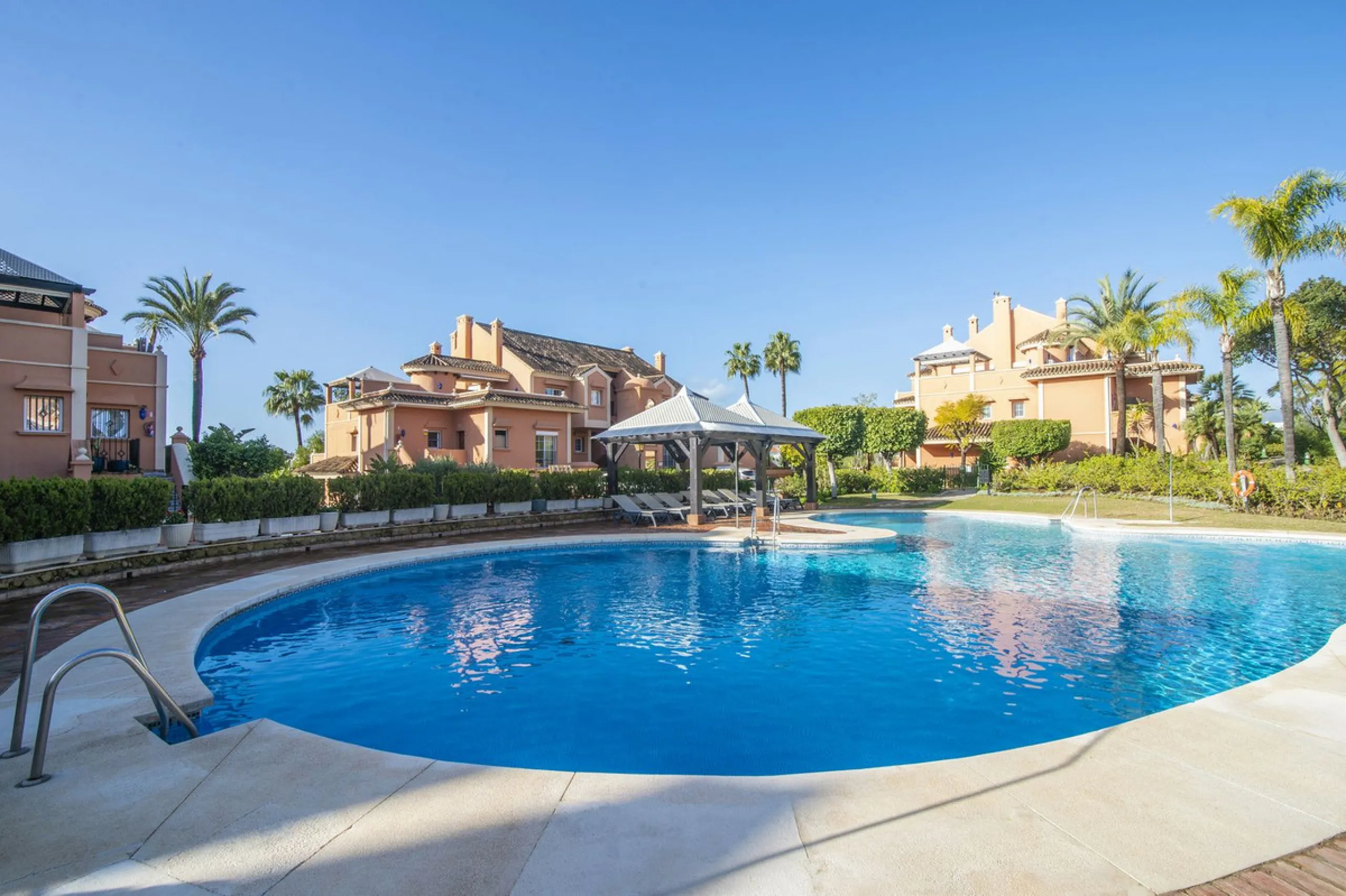 Charming 3-Bedroom, 3-Bathroom Apartment in the Heart of Nueva Andalucía — Location, Comfort & Style!