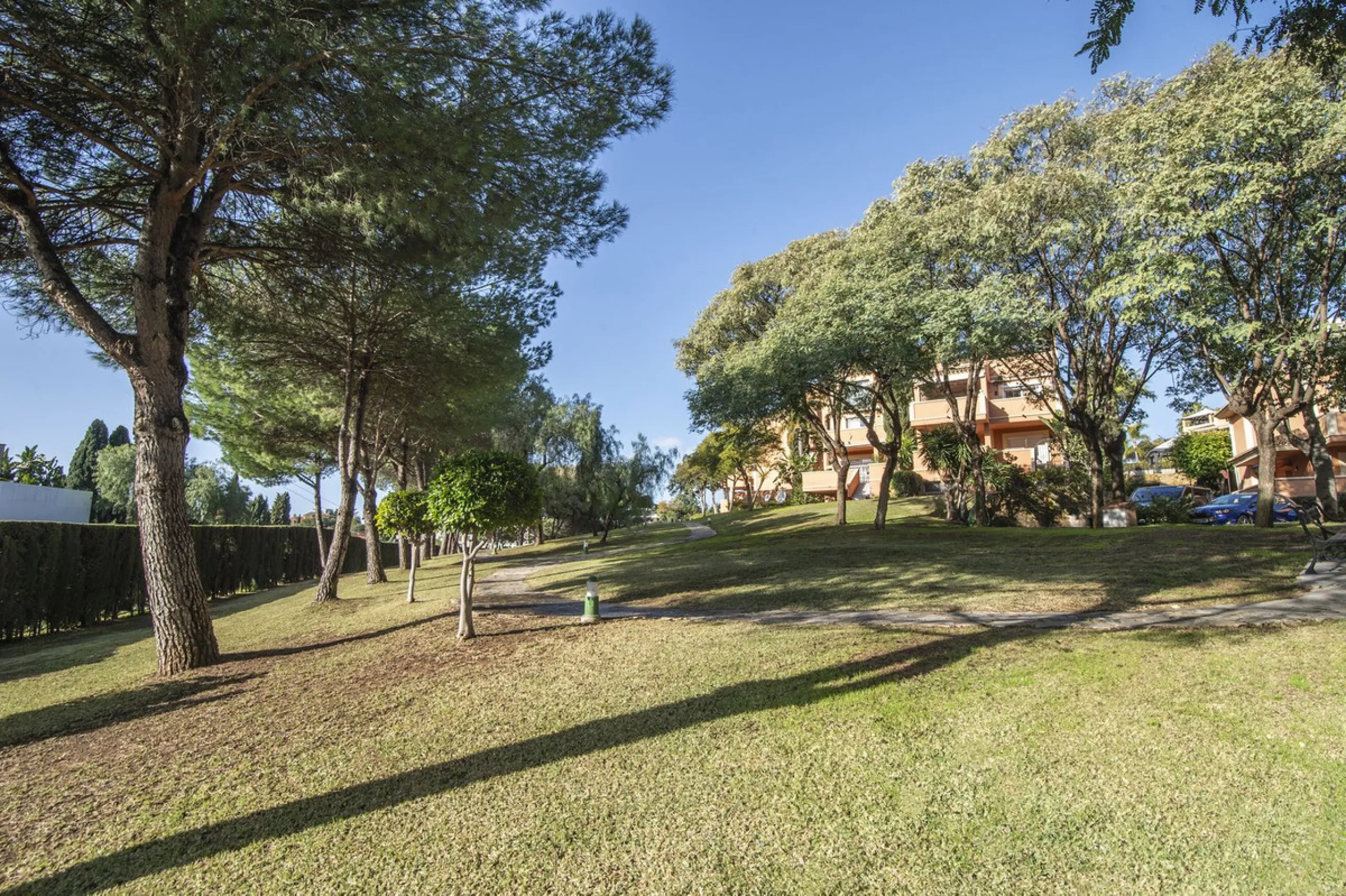 Charming 3-Bedroom, 3-Bathroom Apartment in the Heart of Nueva Andalucía — Location, Comfort & Style!