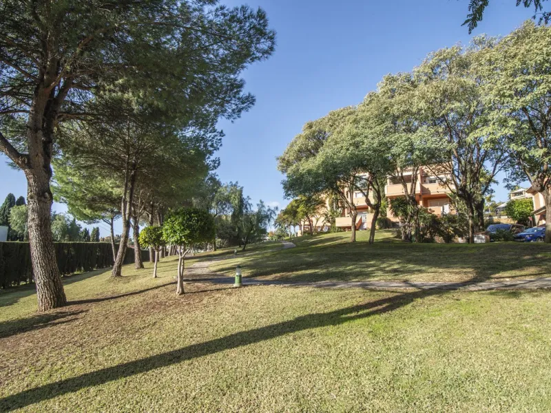 Charming 3-Bedroom, 3-Bathroom Apartment in the Heart of Nueva Andalucía — Location, Comfort & Style!