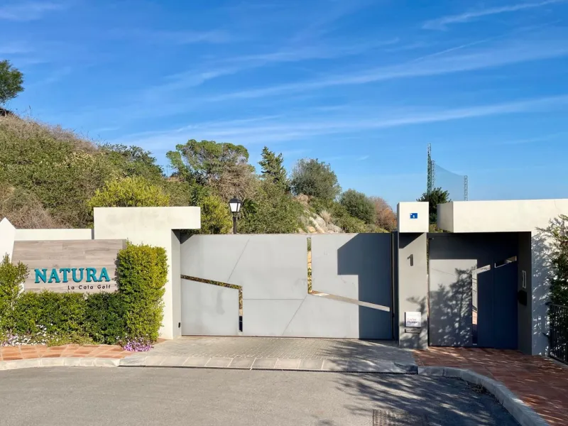 Rare opportunity: Luxurious townhouse with modern glass lift in La Cala Golf Resort.