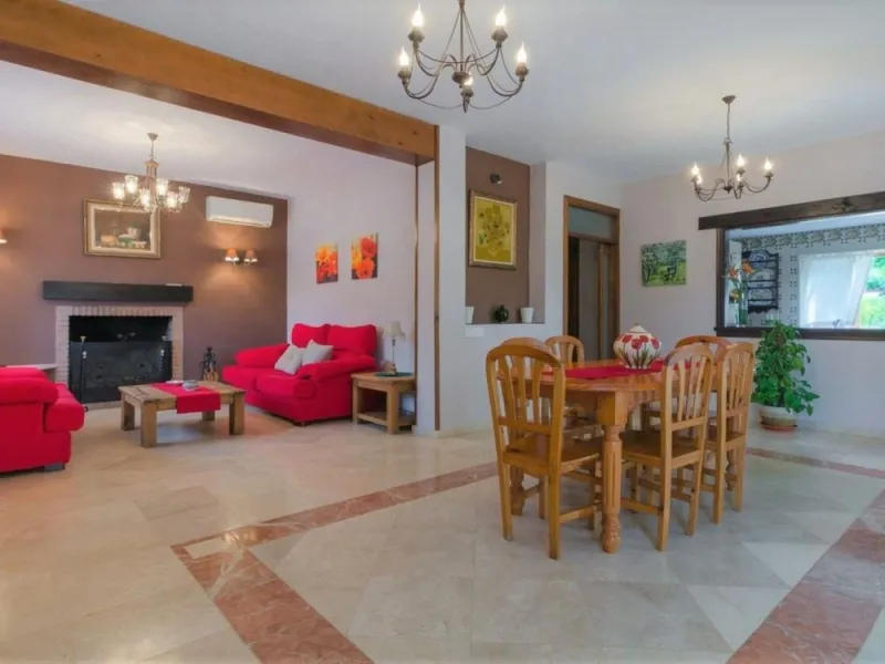 Just 5 minutes from Estepona we find this fantastic property.