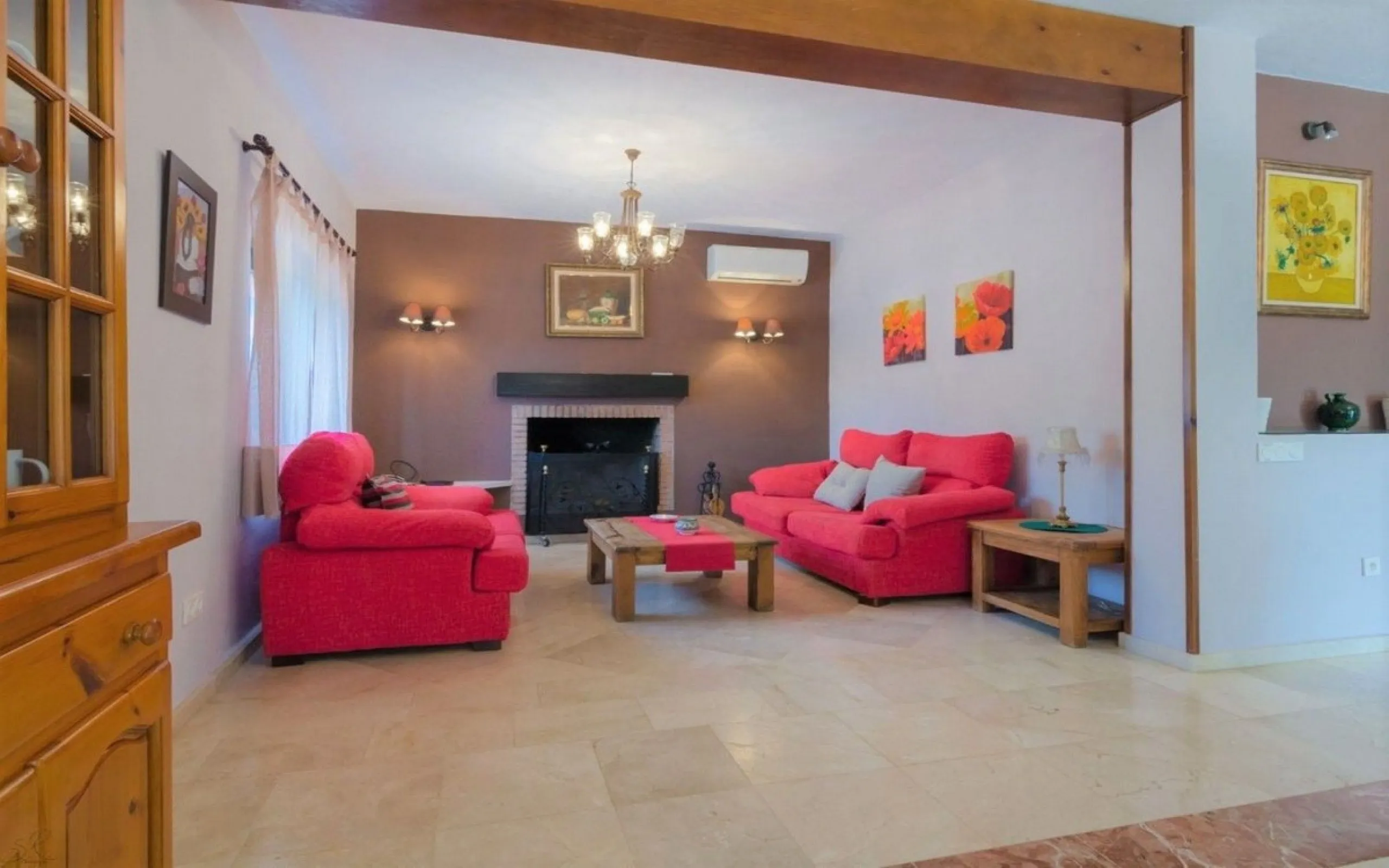 Just 5 minutes from Estepona we find this fantastic property.