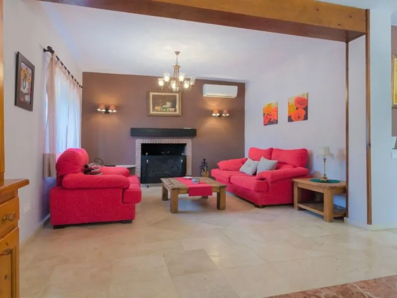 Just 5 minutes from Estepona we find this fantastic property.
