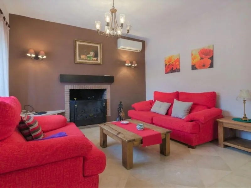 Just 5 minutes from Estepona we find this fantastic property.
