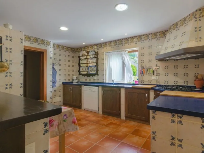 Just 5 minutes from Estepona we find this fantastic property.