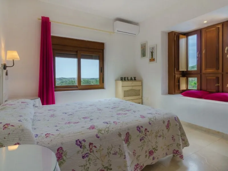 Just 5 minutes from Estepona we find this fantastic property.