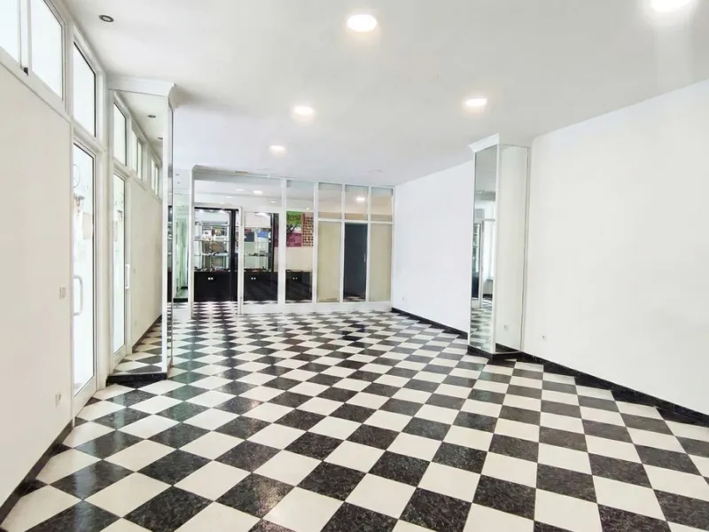 A fantastic business property located in an excellent commercial area of Alhaurín El Grande.