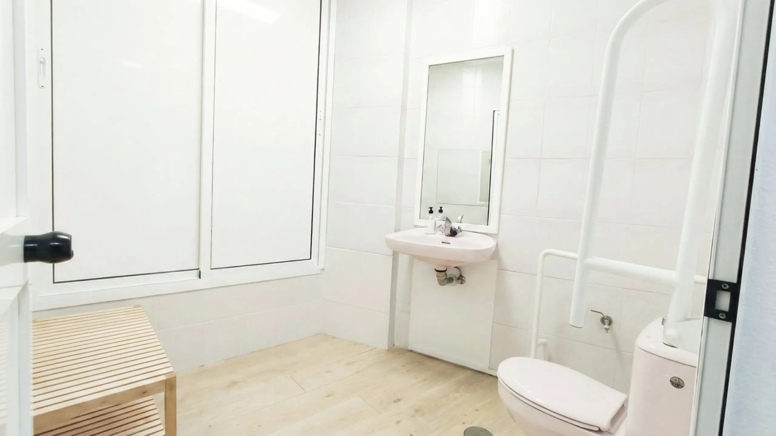 A fantastic business property located in an excellent commercial area of Alhaurín El Grande.