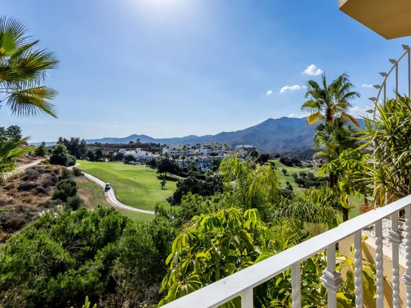 STUNNING LAS TERRAZAS 3 BEDROOM APARTMENT