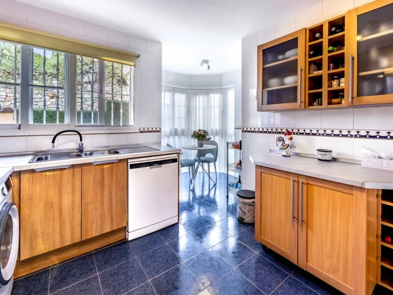 STUNNING LAS TERRAZAS 3 BEDROOM APARTMENT
