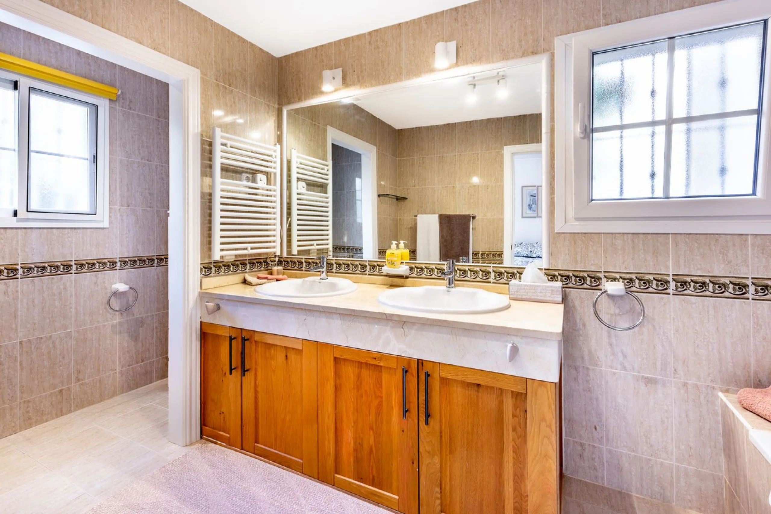 STUNNING LAS TERRAZAS 3 BEDROOM APARTMENT
