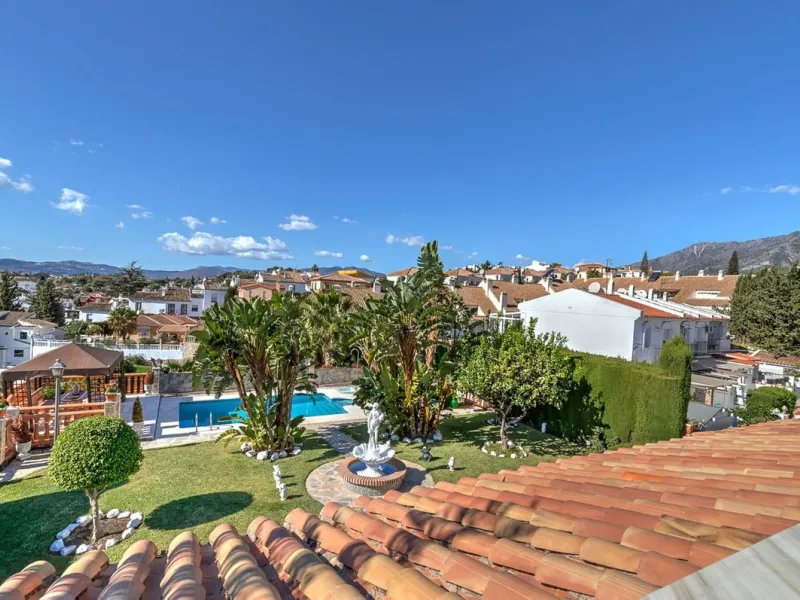 Elegant Family Villa with Garden, Pool & Guest Studio