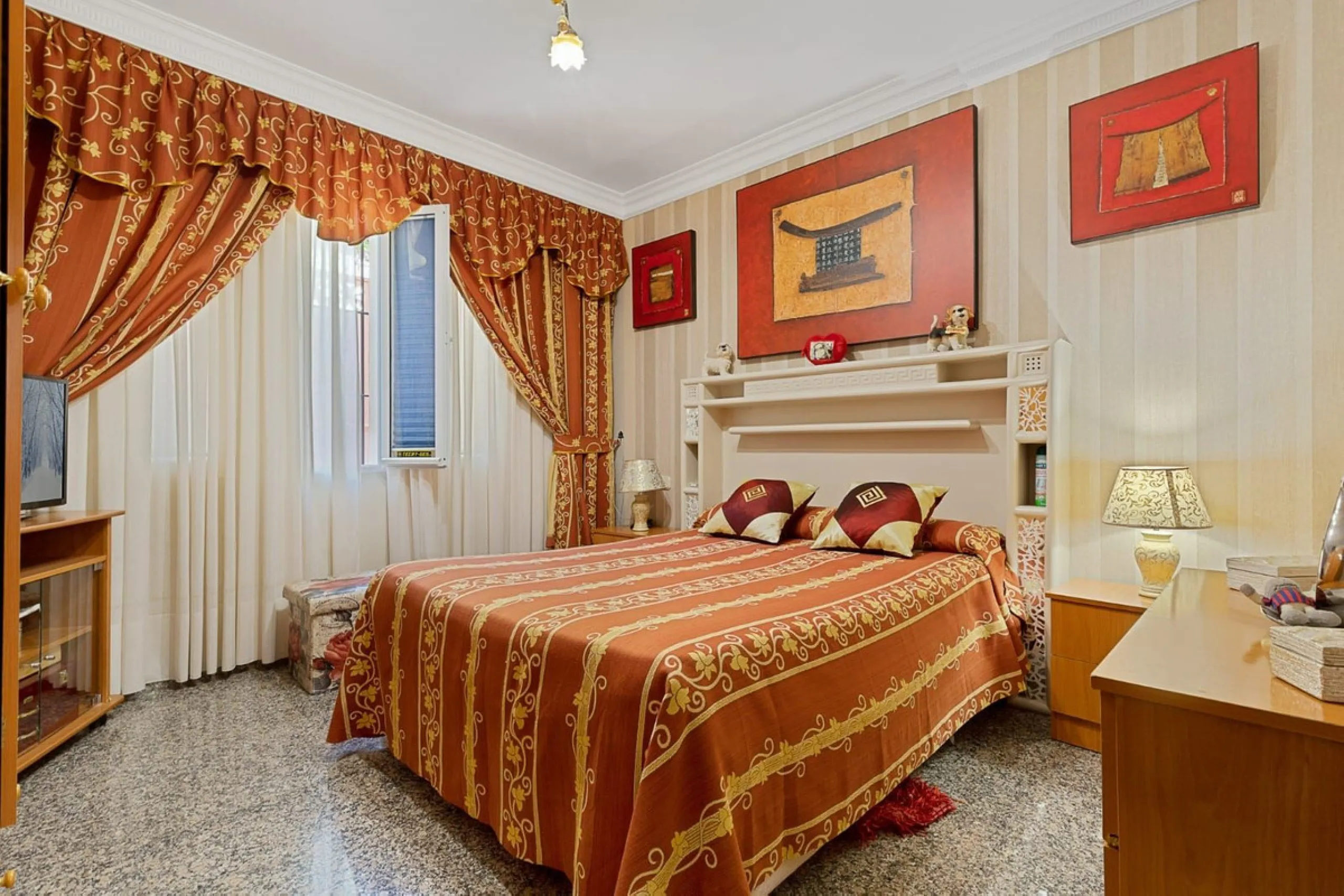 Elegant Family Villa with Garden, Pool & Guest Studio