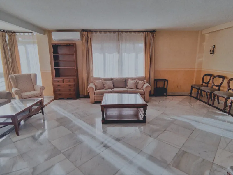 This well-appointed apartment is ideally situated in Marbella Centro, offering an exceptional opportunity for comfortable urban living in the heart of Marbella, Malaga. Comprising four spacious bedrooms and three bathrooms, the property spans a generous 1