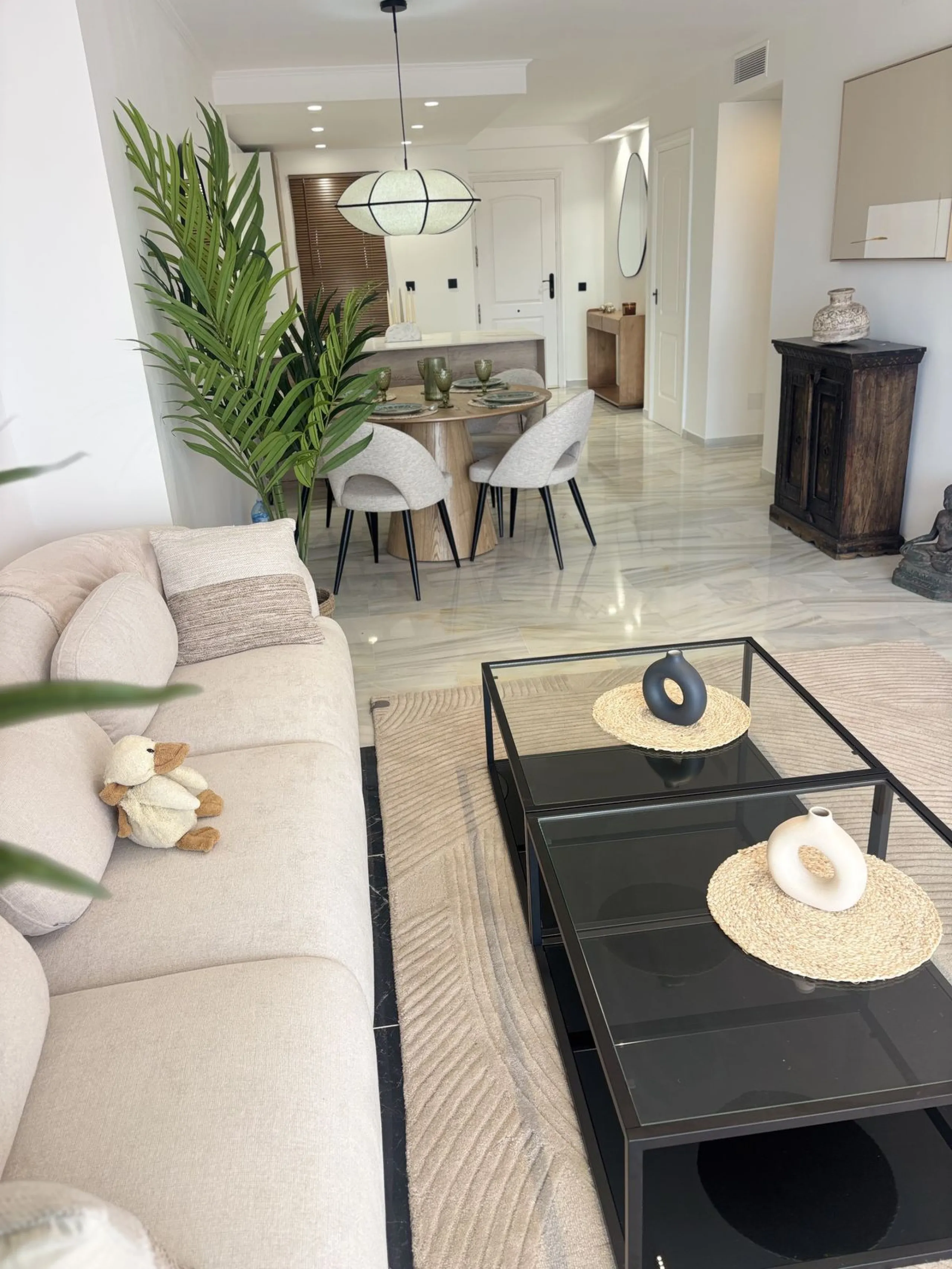 Stunning Renovated Apartment with Sea and Pool Views – Calahonda