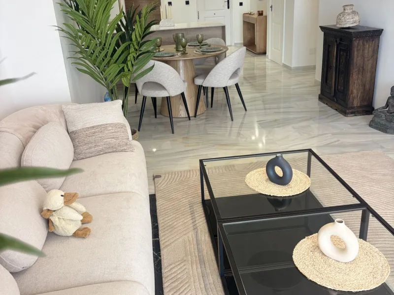 Stunning Renovated Apartment with Sea and Pool Views – Calahonda
