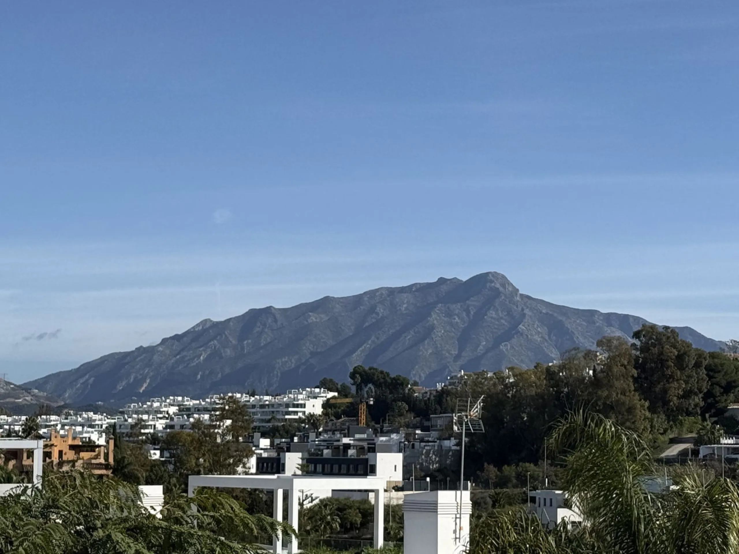 Exquisitely Reformed Townhouse in Montevideo Hills – Where Contemporary Design Meets Mediterranean Lifestyle