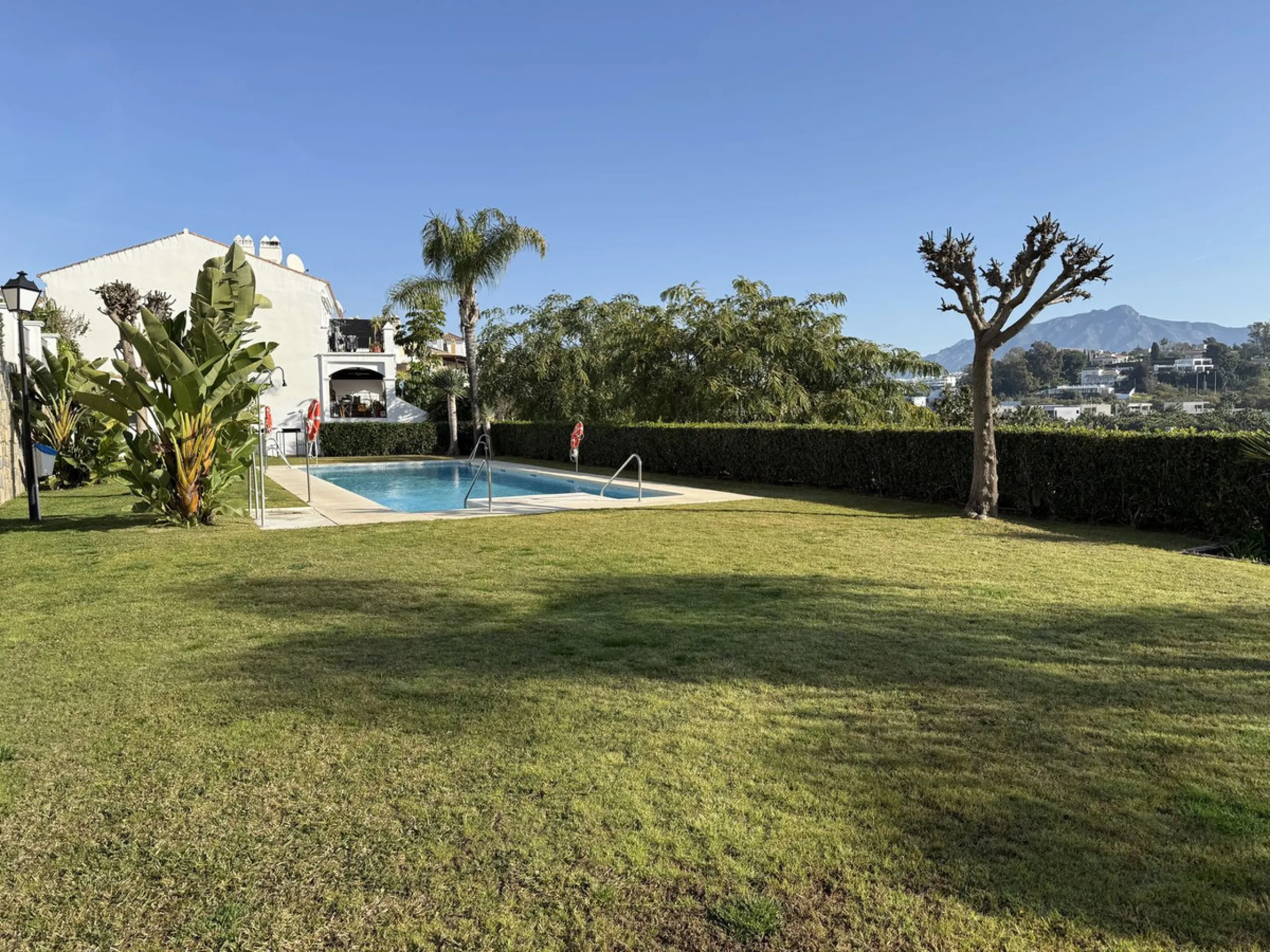 Exquisitely Reformed Townhouse in Montevideo Hills – Where Contemporary Design Meets Mediterranean Lifestyle
