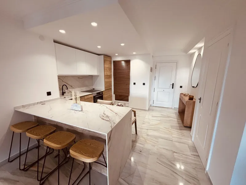 Stunning Renovated Apartment with Sea and Pool Views – Calahonda