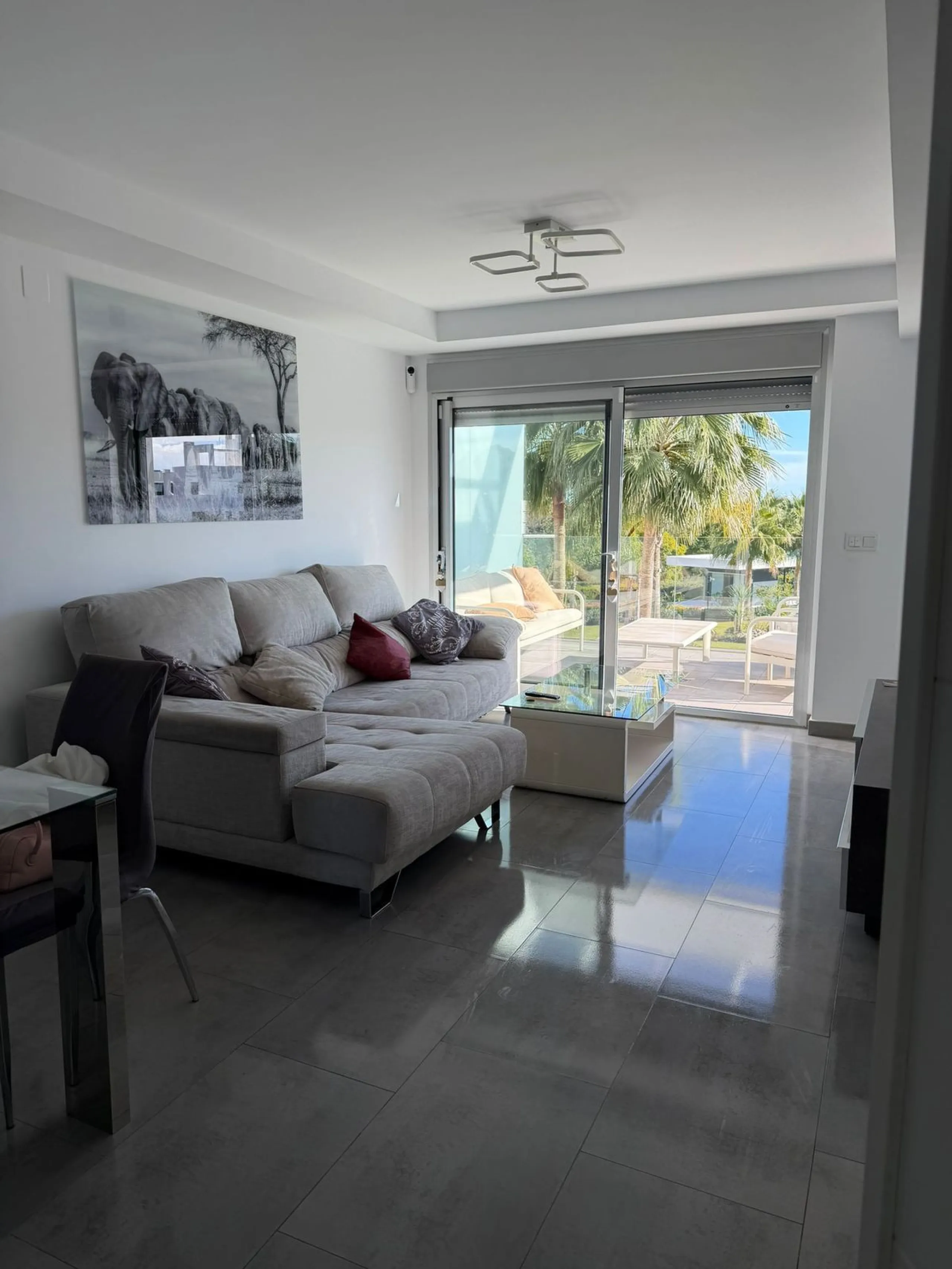 Would you like to live in a place surrounded by amenities, with beautiful views and without worrying about anything because you will always be taken care of?