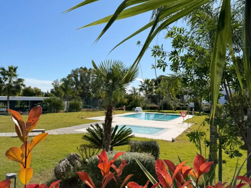 Would you like to live in a place surrounded by amenities, with beautiful views and without worrying about anything because you will always be taken care of?