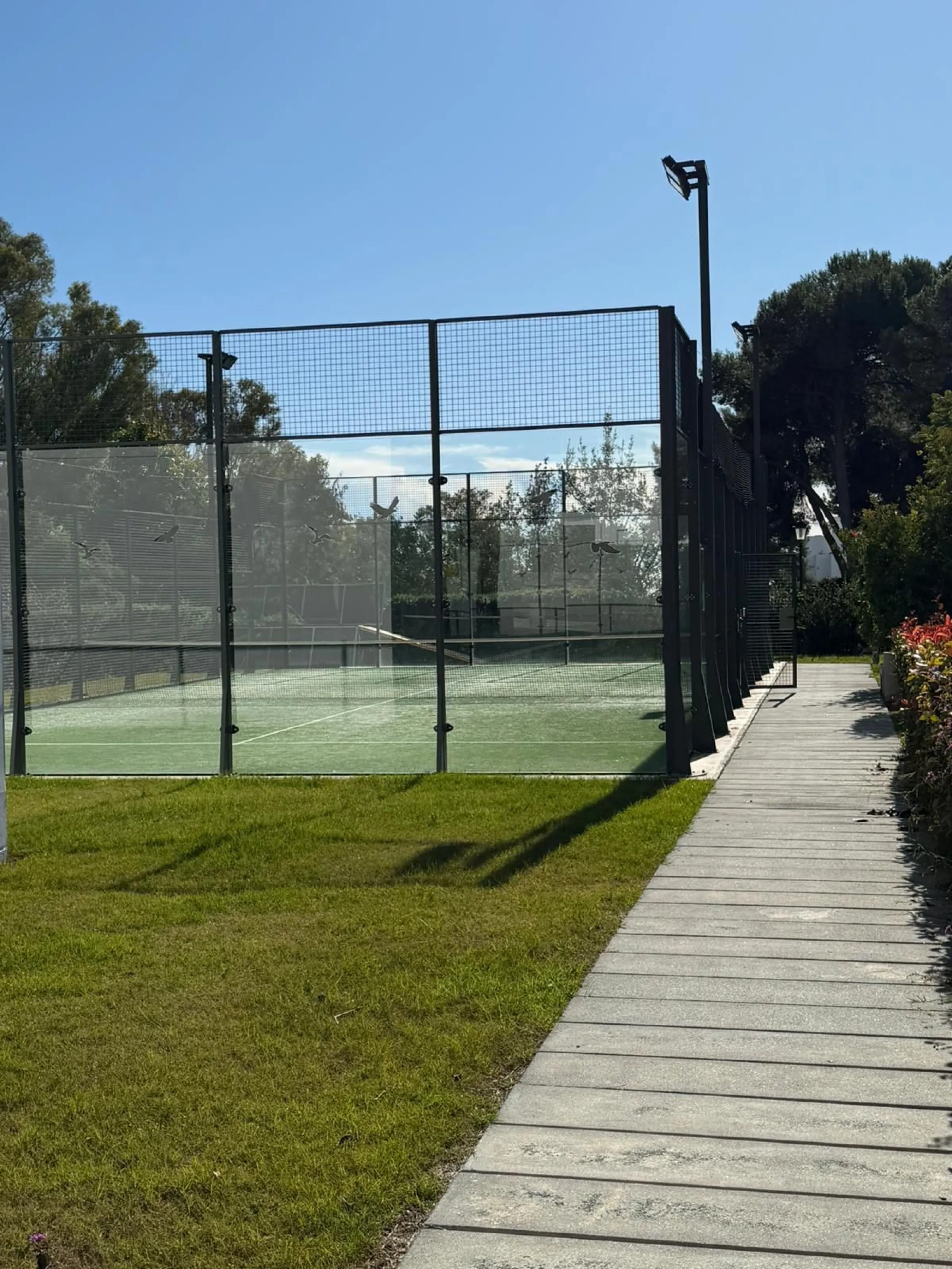 Would you like to live in a place surrounded by amenities, with beautiful views and without worrying about anything because you will always be taken care of?
