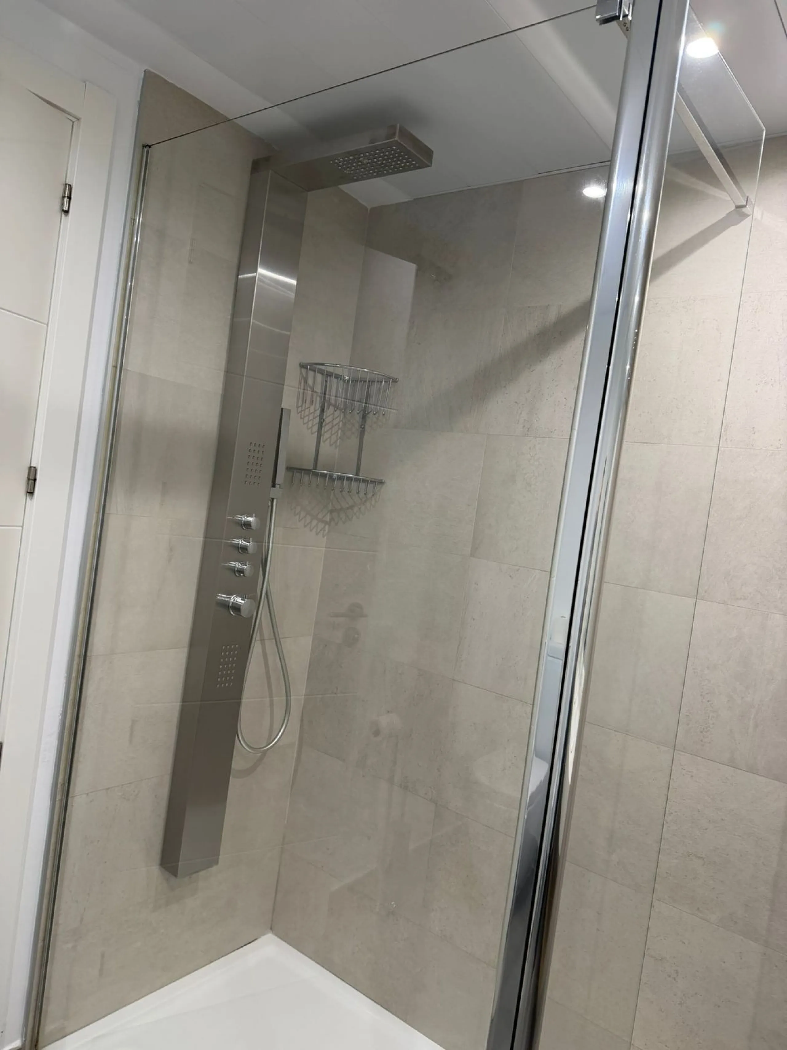 Would you like to live in a place surrounded by amenities, with beautiful views and without worrying about anything because you will always be taken care of?