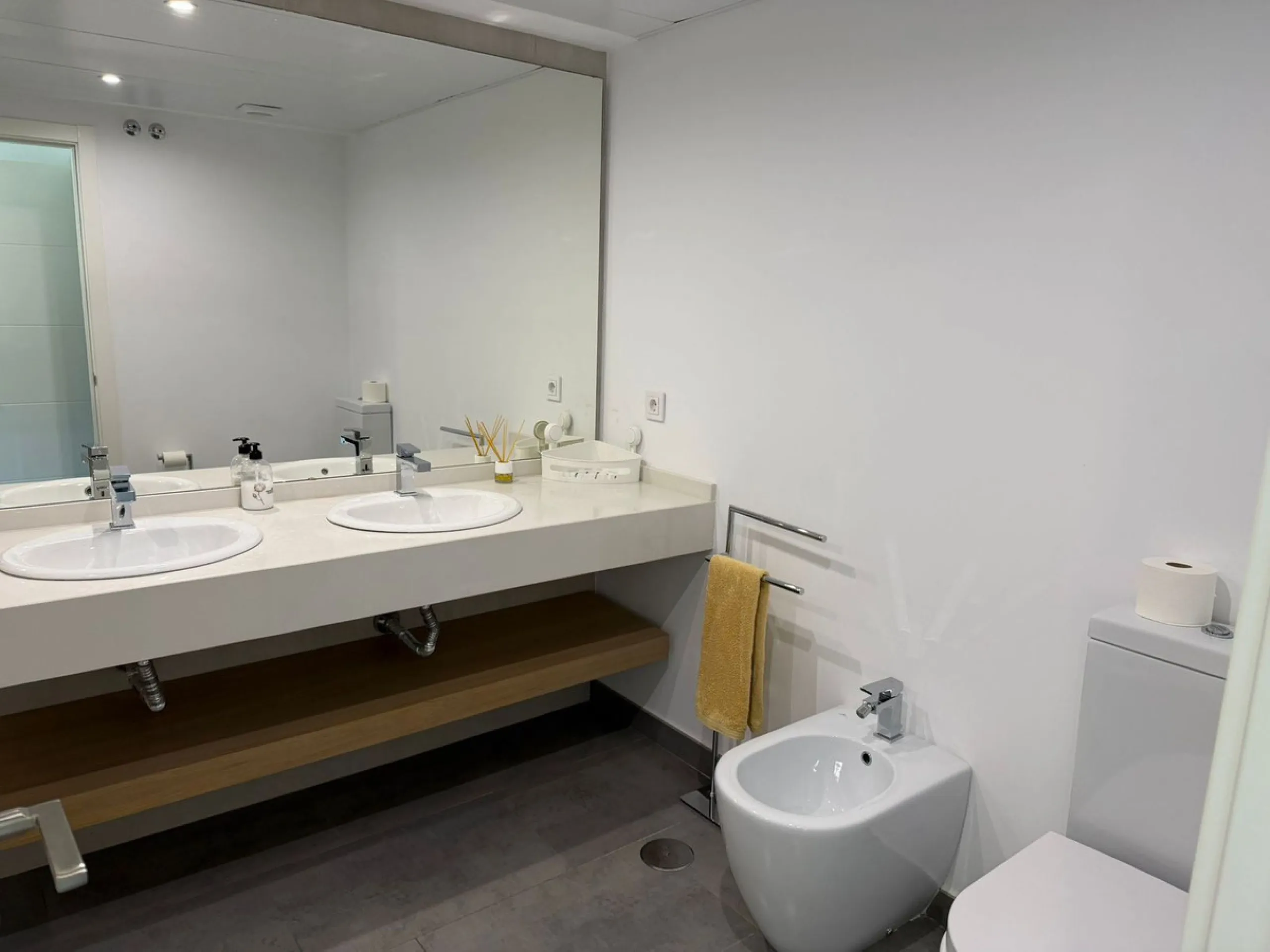 Would you like to live in a place surrounded by amenities, with beautiful views and without worrying about anything because you will always be taken care of?