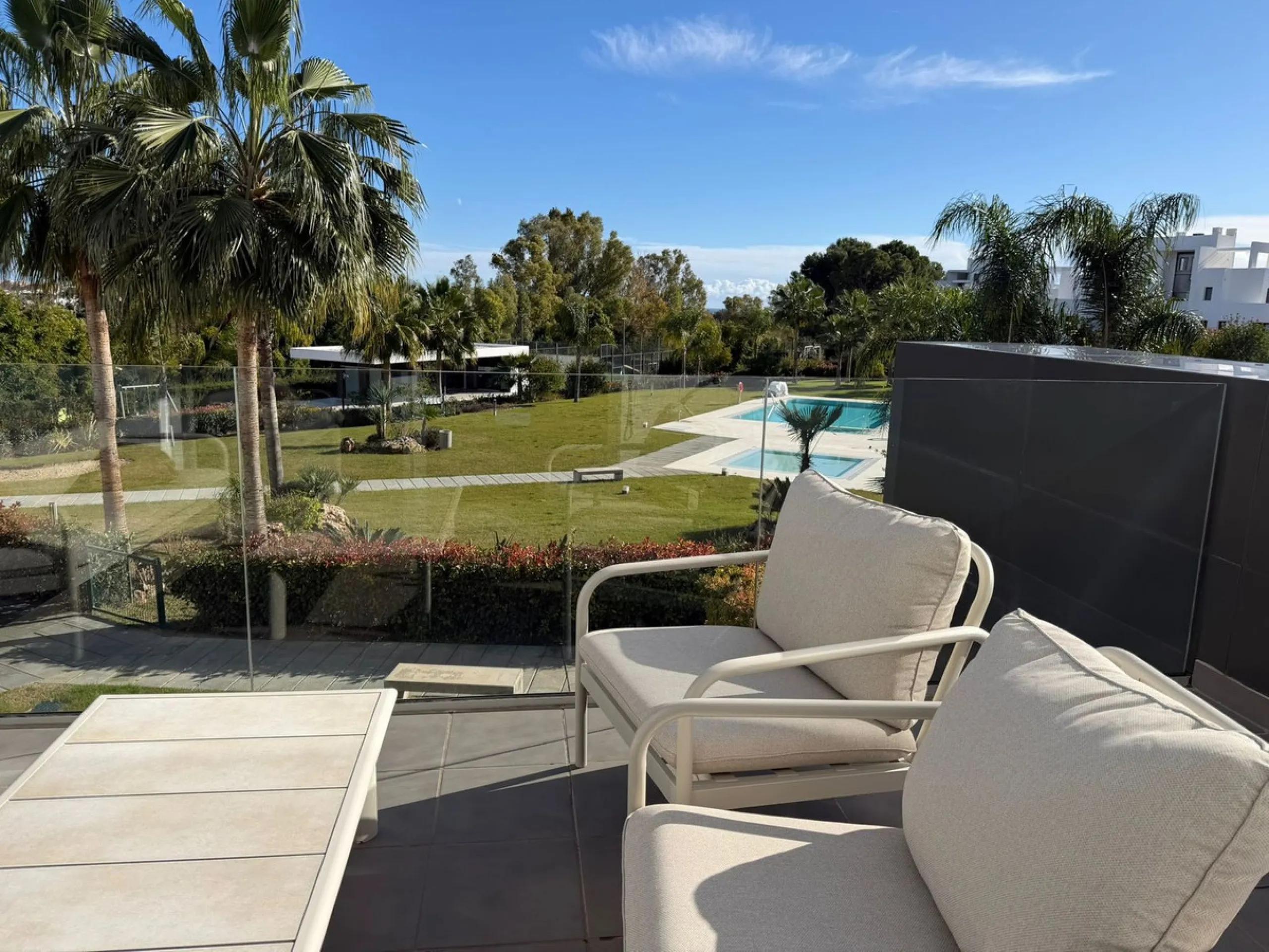 Would you like to live in a place surrounded by amenities, with beautiful views and without worrying about anything because you will always be taken care of?