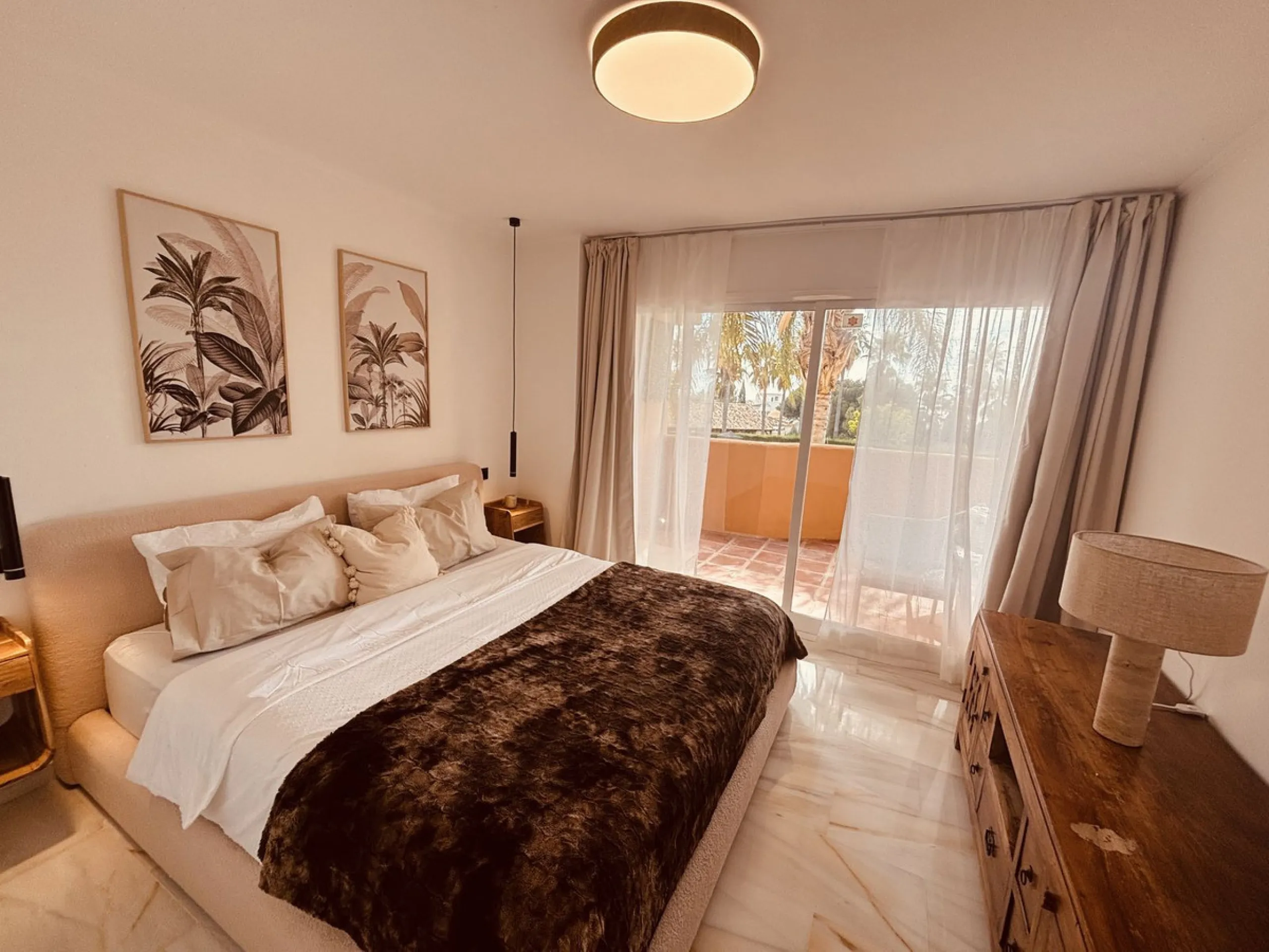 Stunning Renovated Apartment with Sea and Pool Views – Calahonda