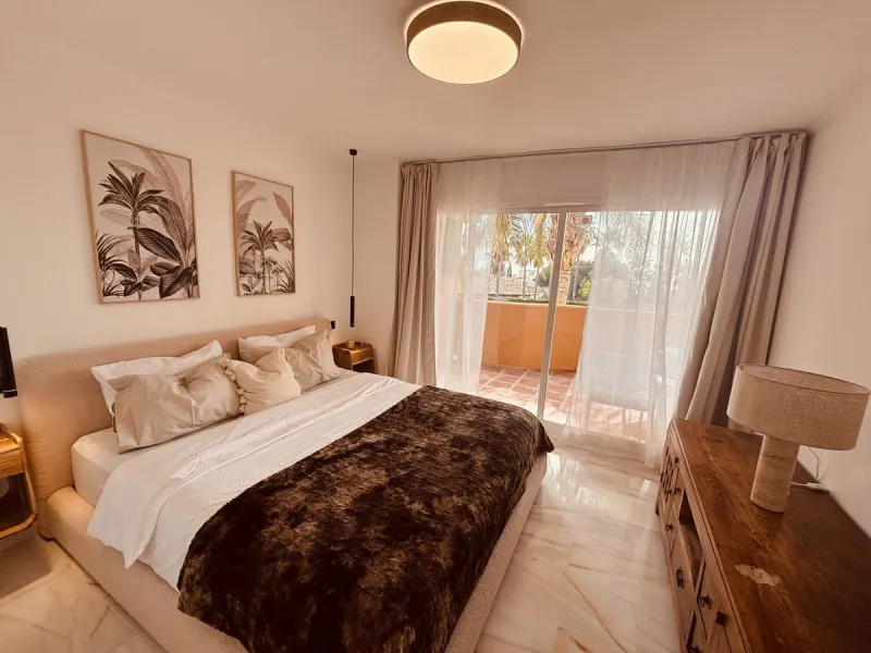 Stunning Renovated Apartment with Sea and Pool Views – Calahonda