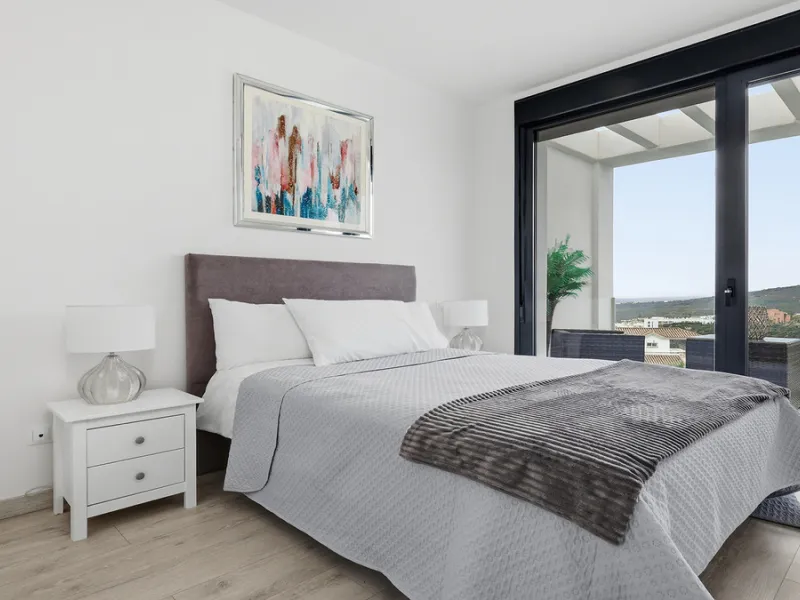 This stylish three bedroom townhouse is set within the popular Golden View I development, an elevated residential community known for its open sea views that stretch all the way to Gibraltar and the coast of Morocco. Thanks to its southwest facing orienta