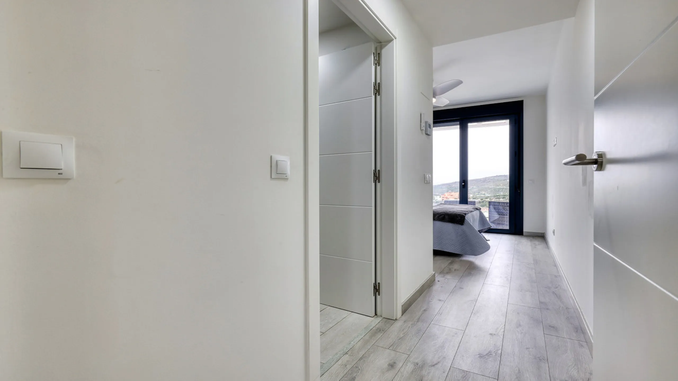 This stylish three bedroom townhouse is set within the popular Golden View I development, an elevated residential community known for its open sea views that stretch all the way to Gibraltar and the coast of Morocco. Thanks to its southwest facing orienta