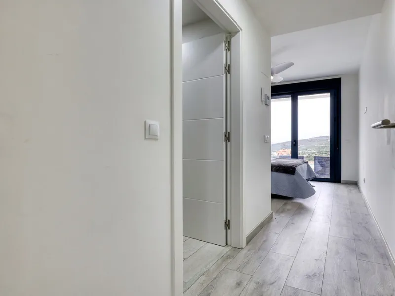 This stylish three bedroom townhouse is set within the popular Golden View I development, an elevated residential community known for its open sea views that stretch all the way to Gibraltar and the coast of Morocco. Thanks to its southwest facing orienta