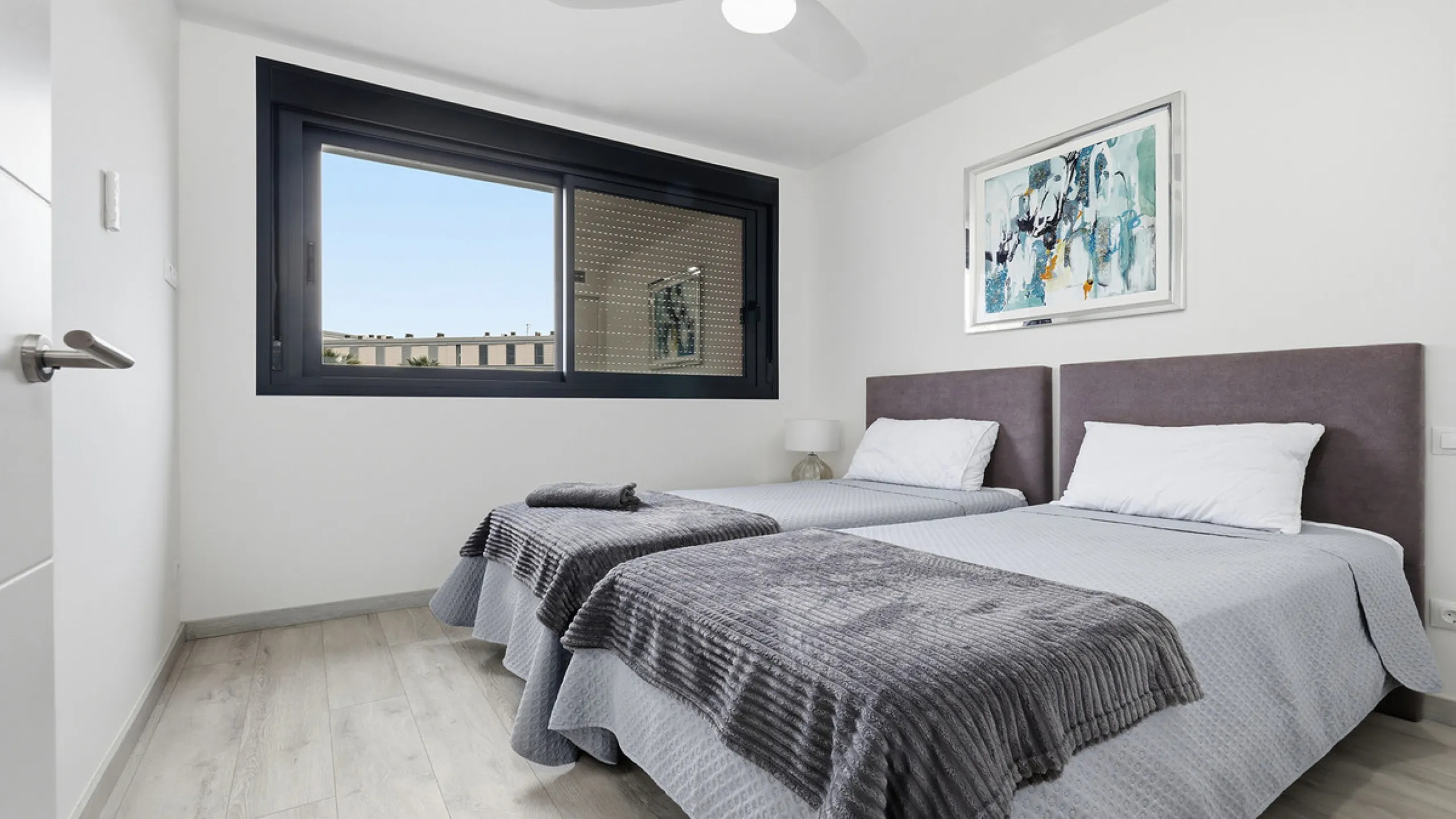 This stylish three bedroom townhouse is set within the popular Golden View I development, an elevated residential community known for its open sea views that stretch all the way to Gibraltar and the coast of Morocco. Thanks to its southwest facing orienta