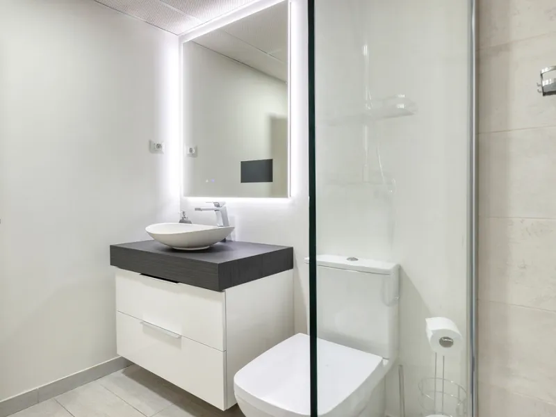 This stylish three bedroom townhouse is set within the popular Golden View I development, an elevated residential community known for its open sea views that stretch all the way to Gibraltar and the coast of Morocco. Thanks to its southwest facing orienta