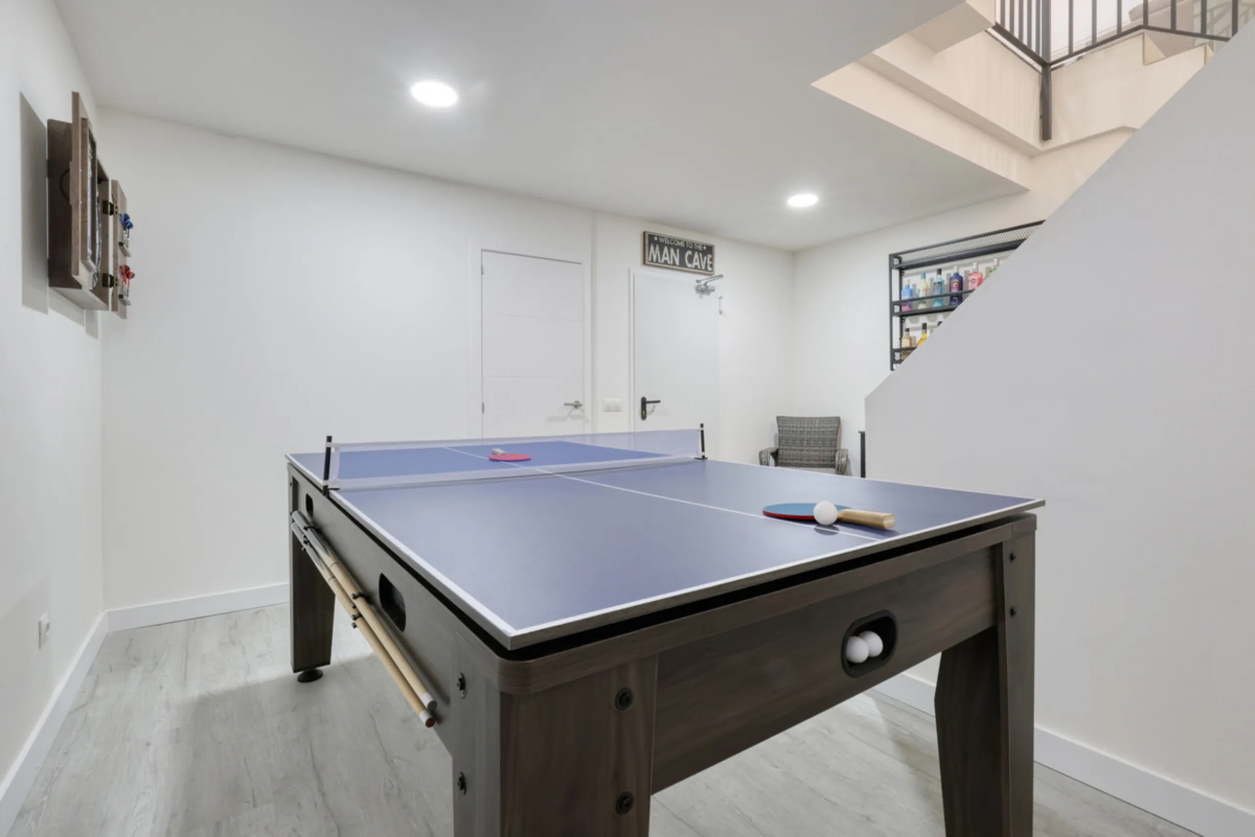 This stylish three bedroom townhouse is set within the popular Golden View I development, an elevated residential community known for its open sea views that stretch all the way to Gibraltar and the coast of Morocco. Thanks to its southwest facing orienta