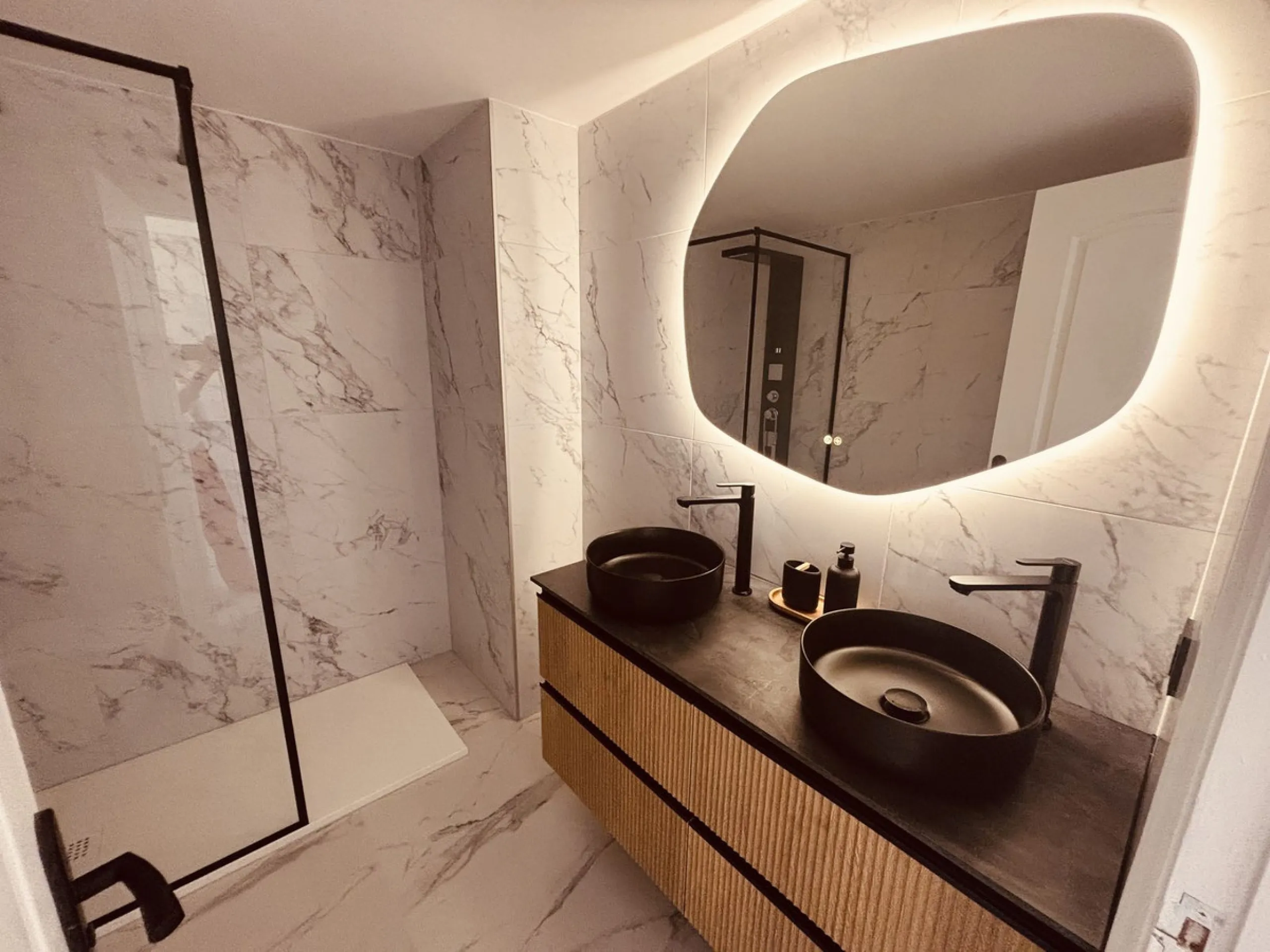Stunning Renovated Apartment with Sea and Pool Views – Calahonda