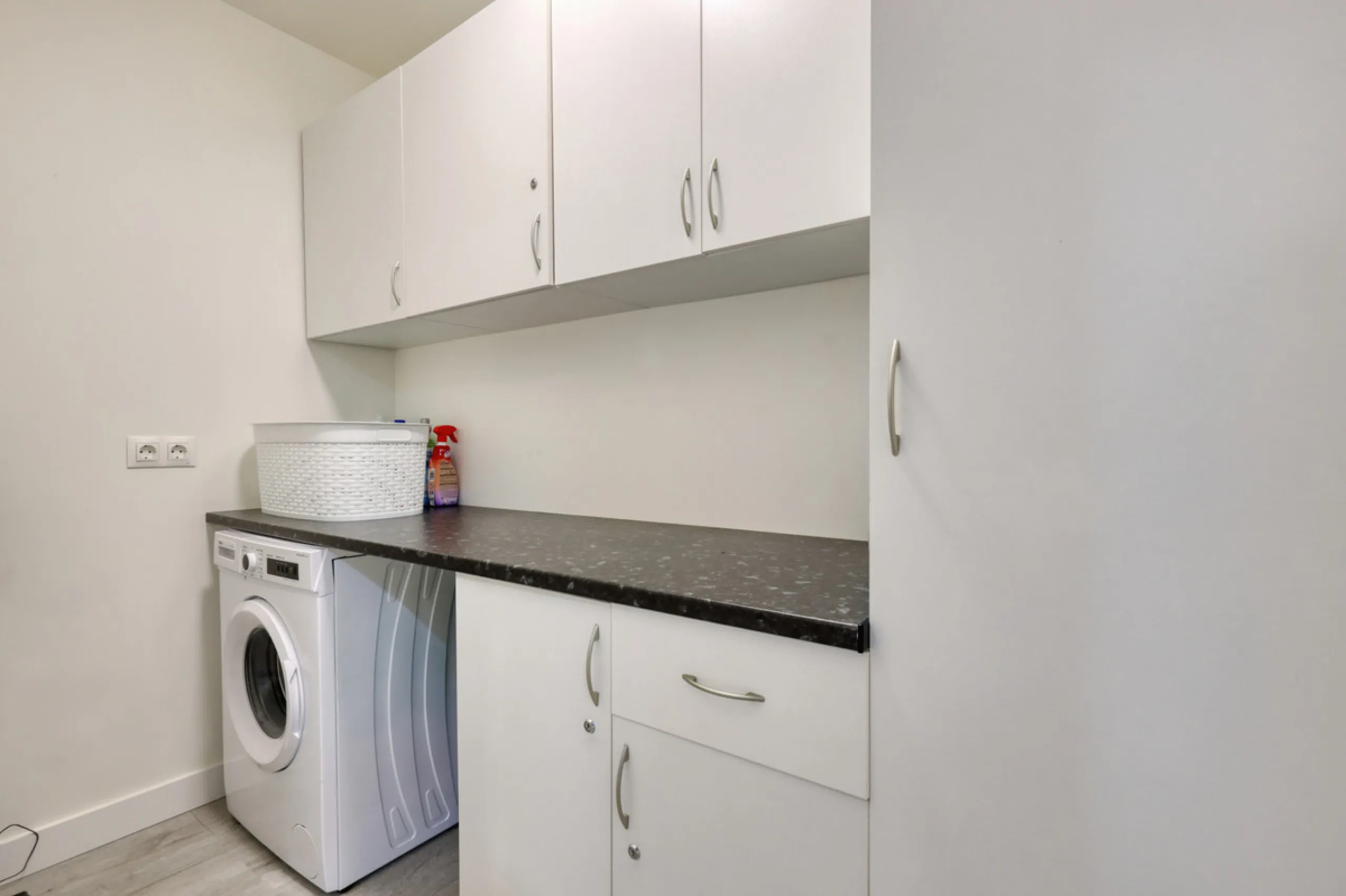 This stylish three bedroom townhouse is set within the popular Golden View I development, an elevated residential community known for its open sea views that stretch all the way to Gibraltar and the coast of Morocco. Thanks to its southwest facing orienta