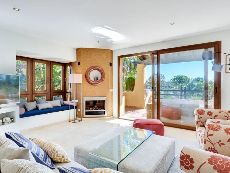 Apartment - Penthouse Duplex в продаже в Estepona, Málaga. В доме 3 спален и 3 ванных комнат. Площадь дома 210 м²