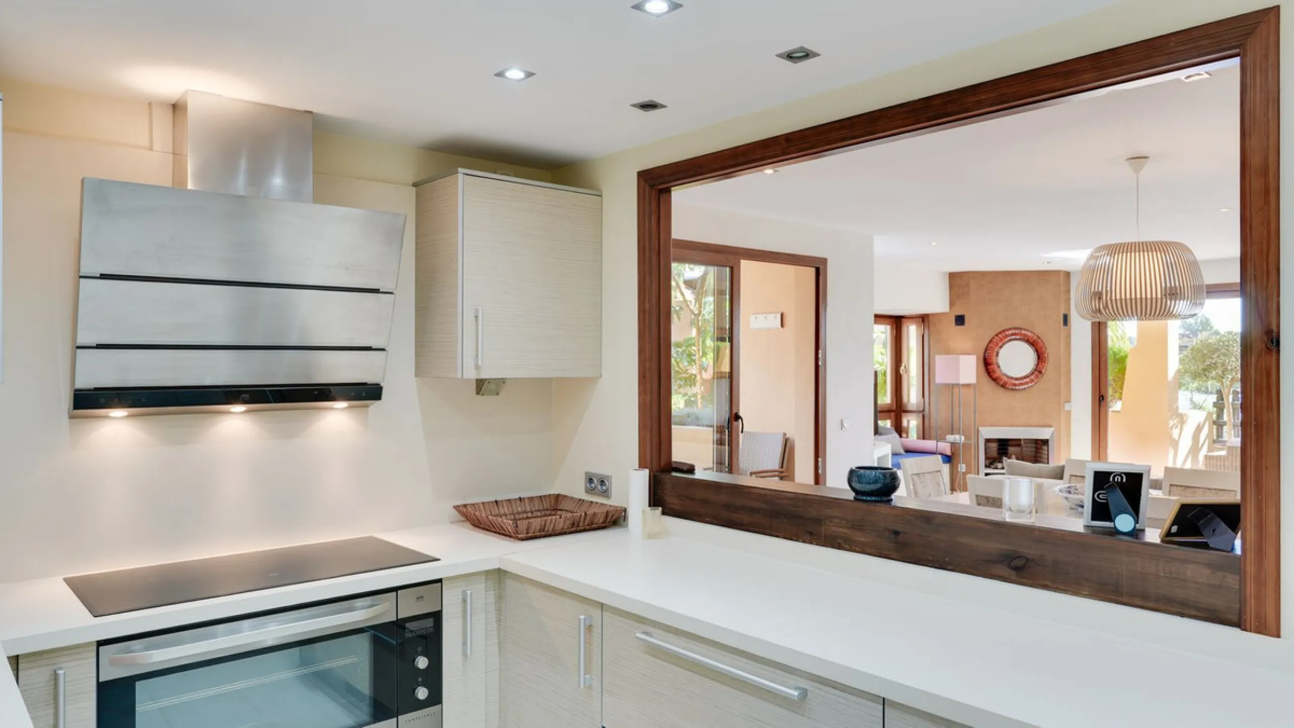Apartment - Penthouse Duplex в продаже в Estepona, Málaga. В доме 3 спален и 3 ванных комнат. Площадь дома 210 м²