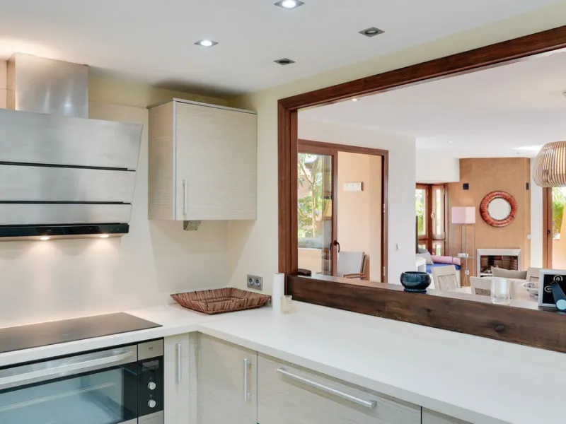 Apartment - Penthouse Duplex в продаже в Estepona, Málaga. В доме 3 спален и 3 ванных комнат. Площадь дома 210 м²