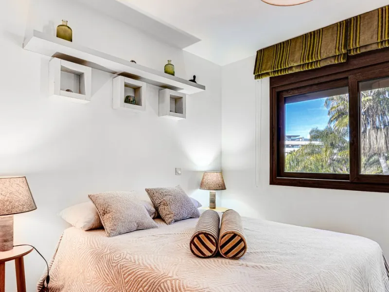 Apartment - Penthouse Duplex в продаже в Estepona, Málaga. В доме 3 спален и 3 ванных комнат. Площадь дома 210 м²