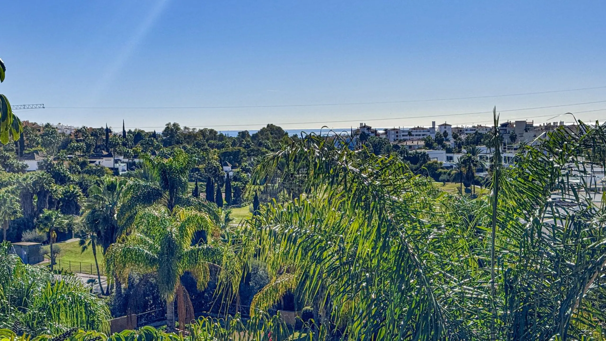 Apartment - Penthouse Duplex в продаже в Estepona, Málaga. В доме 3 спален и 3 ванных комнат. Площадь дома 210 м²