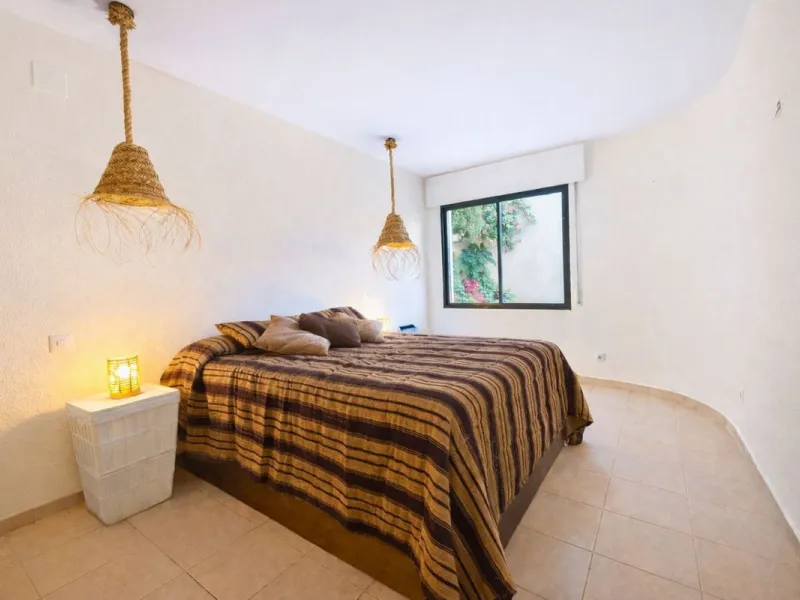 Apartment - Middle Floor Apartment в продаже в Marbella, Málaga. В доме 2 спален и 1 ванных комнат. Площадь дома 110 м²