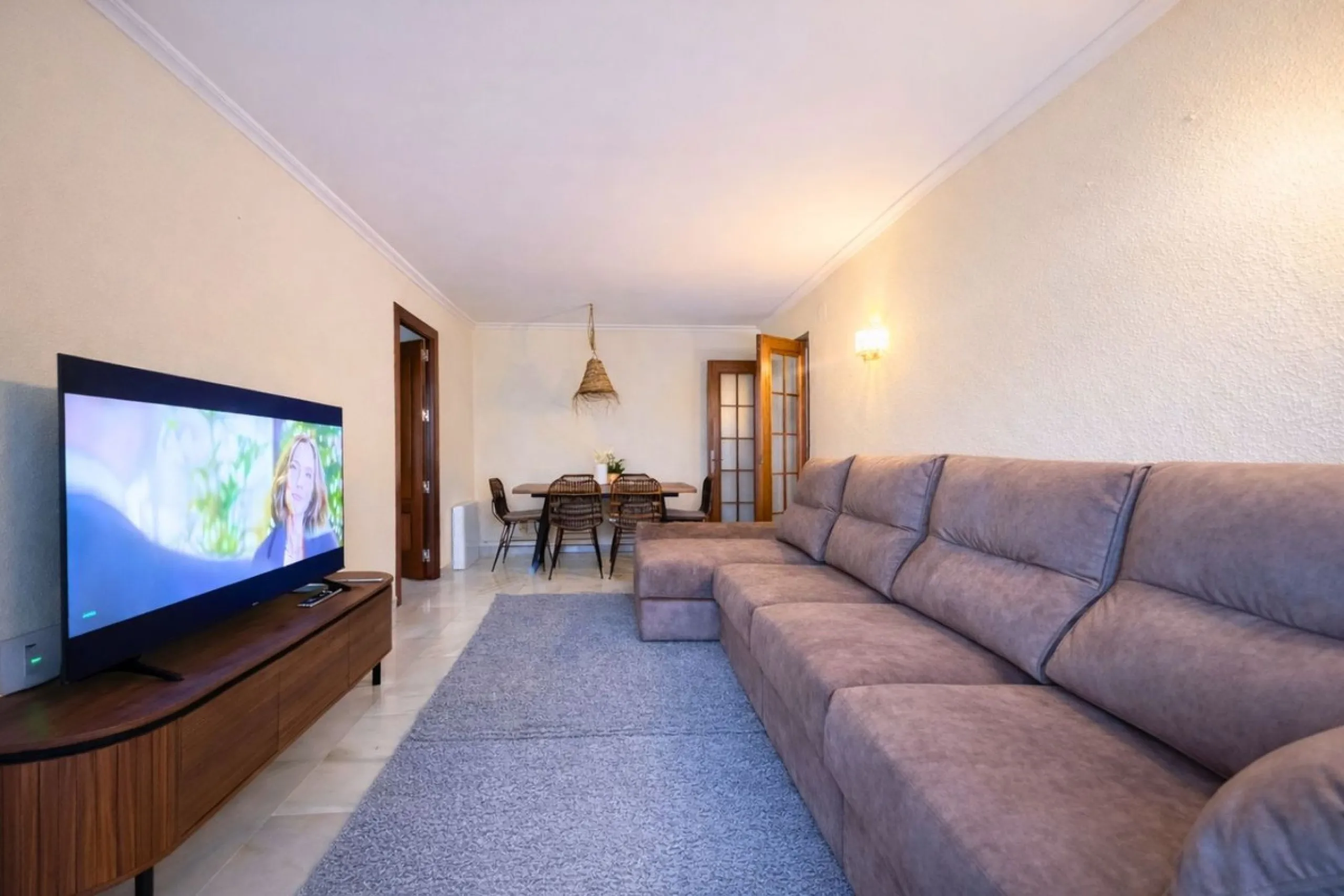 Apartment - Middle Floor Apartment в продаже в Marbella, Málaga. В доме 2 спален и 1 ванных комнат. Площадь дома 110 м²